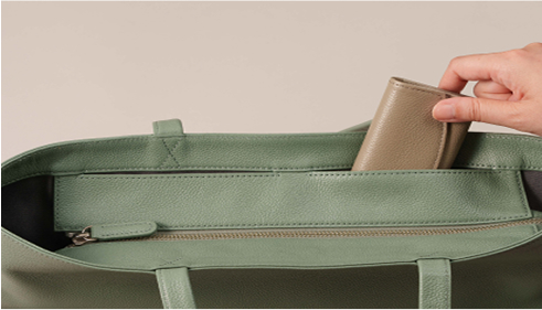 さっと取り出せる外ポケット