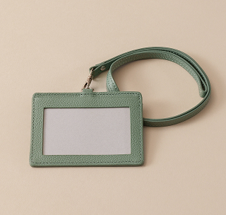 IDカードホルダー (ロングストラップ付）