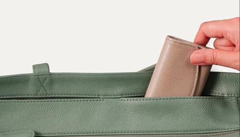 サッと取り出せる外ポケット