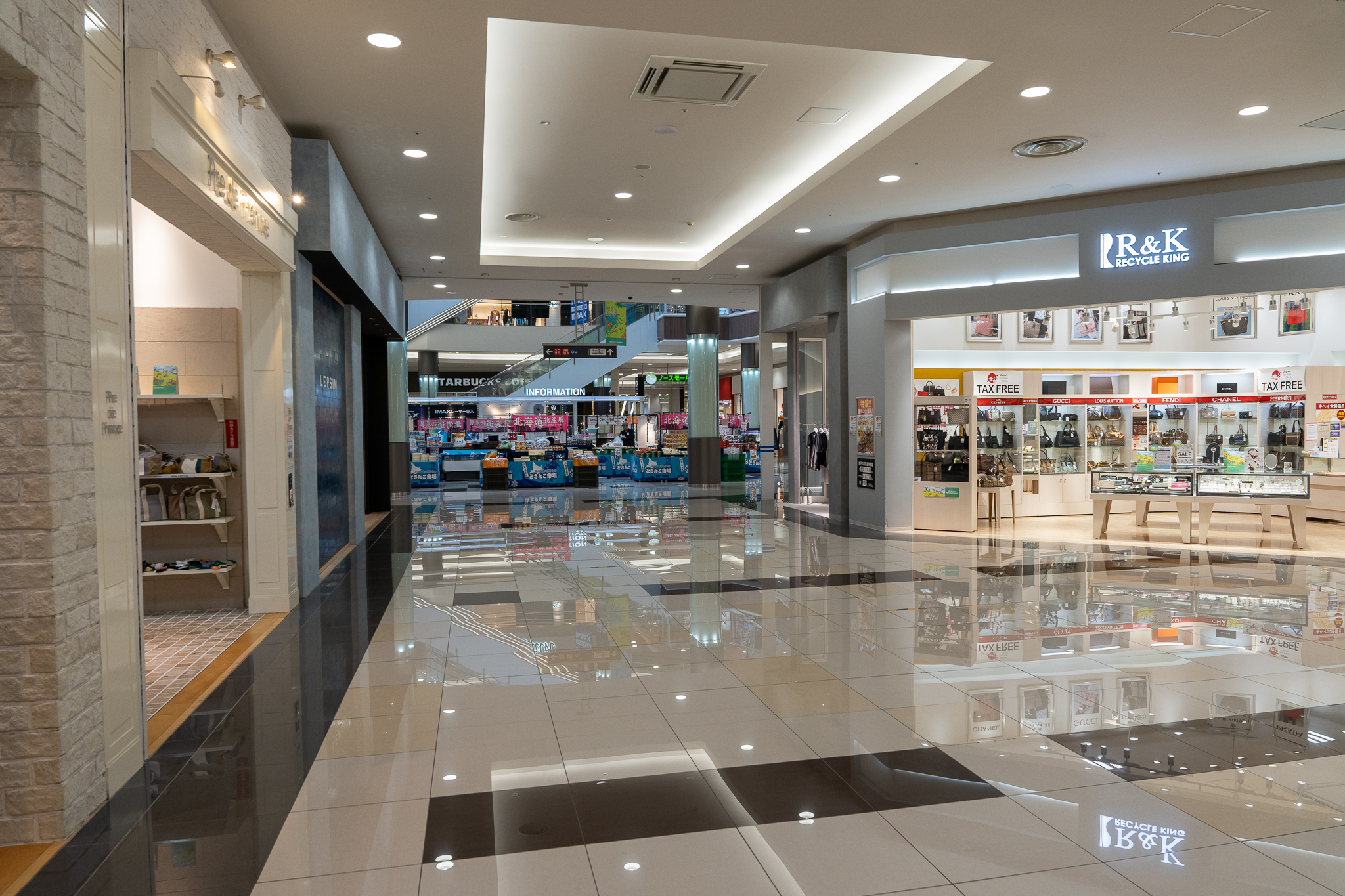 ビジネスレザーファクトリーイオンモール福岡店行き方2