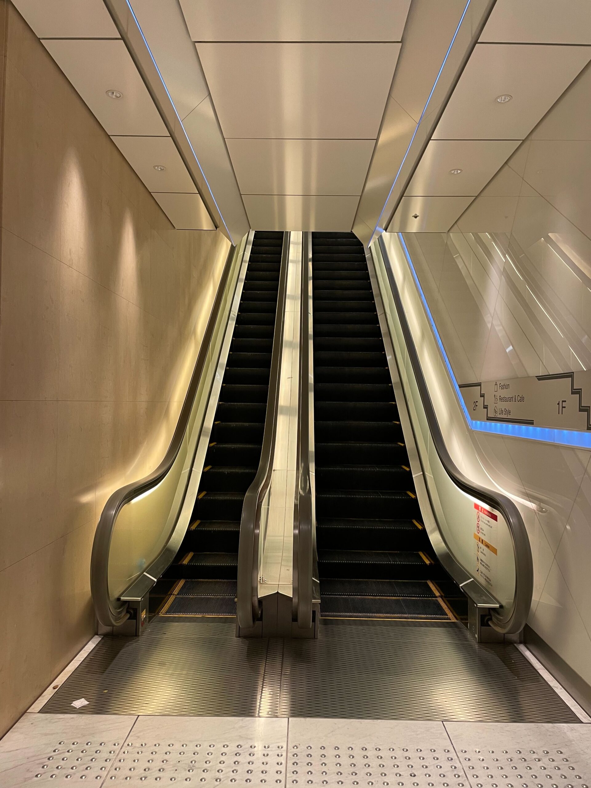 LIB淀屋橋店行き方5